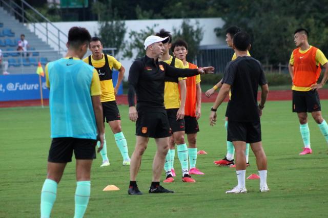 电竞平台中国-亚运队进驻战地“心跳加快” 嗅大赛气息遇波斯铁骑