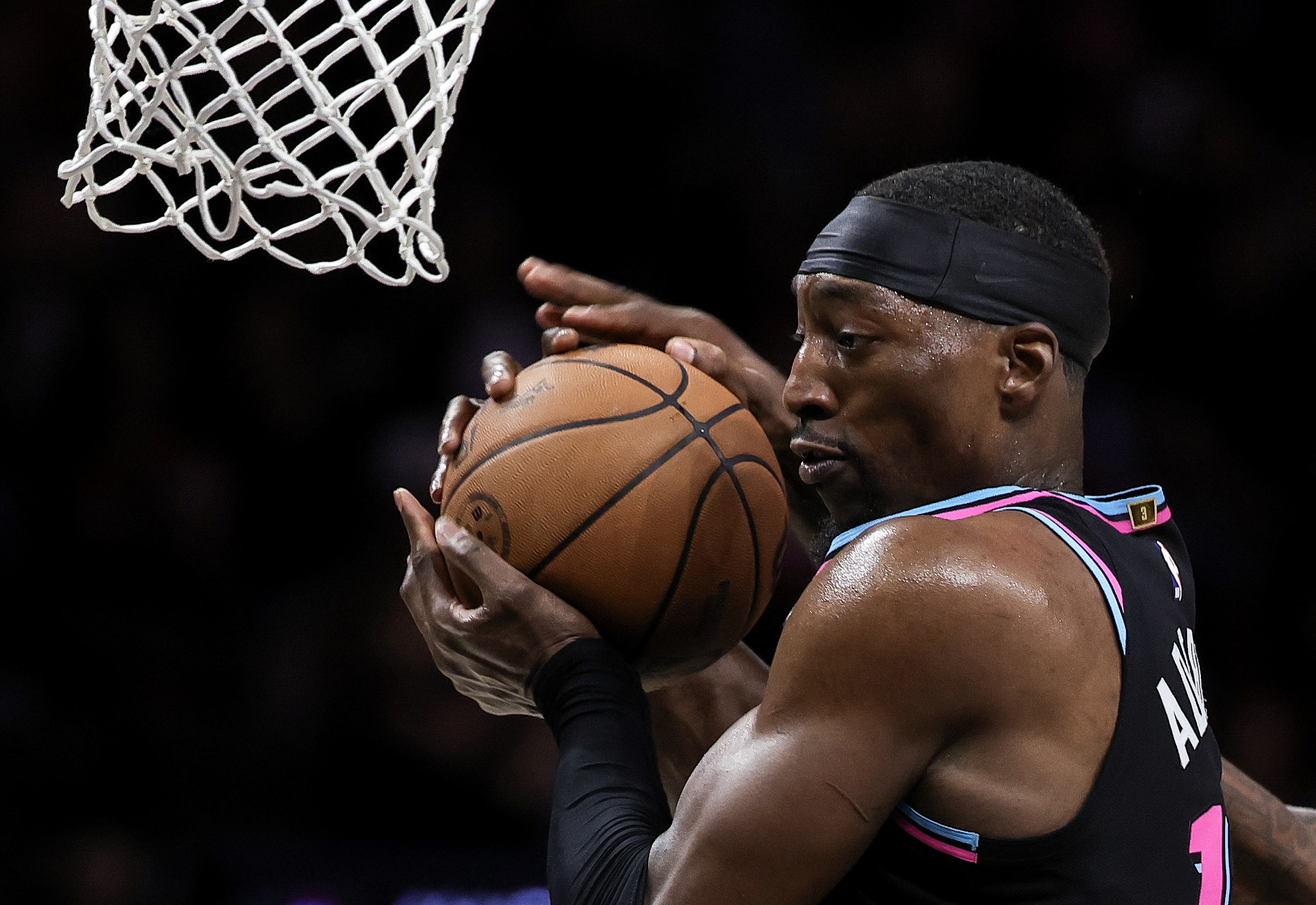 中国区官网-希罗：热巴一直是我们防守支柱 只要他防守强度拉满我们不会输球